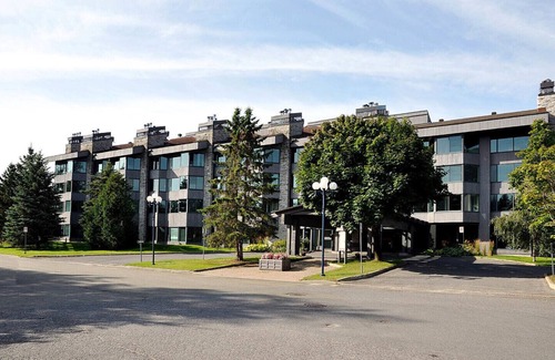 Beaupre Condo | Safe & Friendly. Ideal for 2 adults. Excellent view of MSA