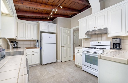 Walnut Creek House | Safe, Quiet Home Located Near Parks, BART, and SF