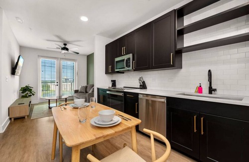 Carver City - Lincoln Gardens Apartment | Safest Location in Town | Pool and Gym | Luxury!