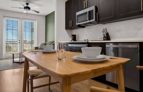 Carver City - Lincoln Gardens Apartment | Safest Location in Town | Pool and Gym | Luxury!
