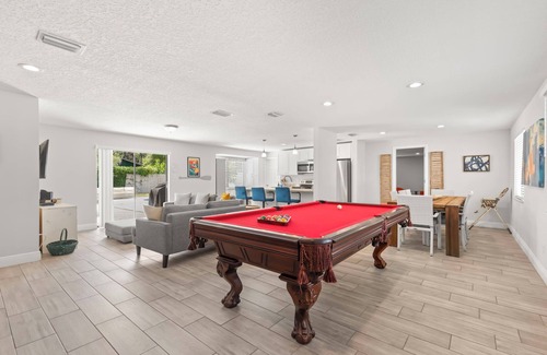 Safety Harbor House | SAFETY HARBOR 1 LEVEL 5 BEDROOM 3 BATH POOL HOME