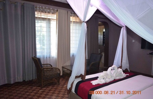 Entebbe Hotel | Saffron Beach Bistro & Cottages - Honeymoon Suite 1