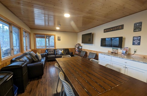 Grand Marais Cabin | Saganaga Lodge Small Room #3