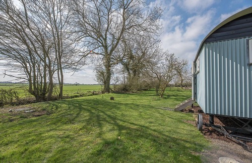 Woodbridge House | Sage Shepherds Hut, Boundary Farm Cottages