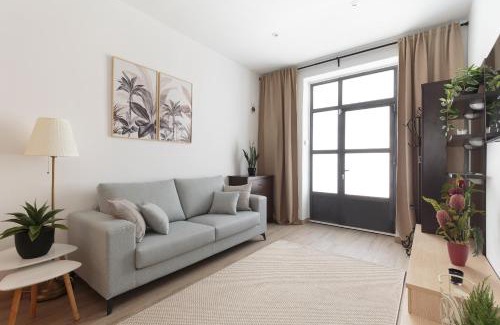 El Camp de l'Arpa del Clot Apartment | Sagrada Familia Apartment