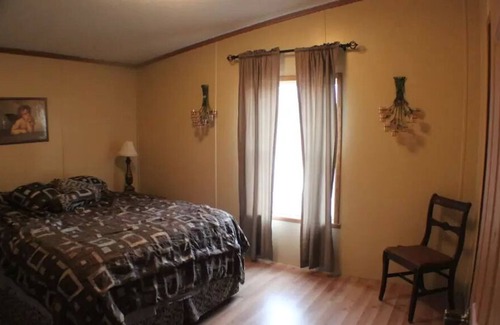 Waynoka House | Sahara Den 3 bedroom 2 bathroom privately located on 2 acres, away from crowds.