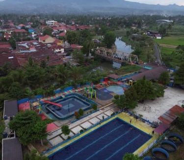 Payakumbuh House | SAHATI HOMESTAY PAYAKUMBUH & Swimingpool