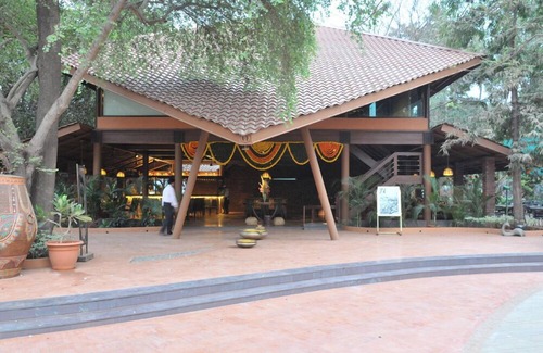Mira Road East Hotel | Sai Palace Hotel & Gardens Mira Road