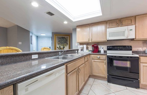 South Padre Island Condo | Saida IV 603 - Cozy Beachfront Condo, Private Balcony, Small Dog Friendly, Oceanfront Pools & Spas