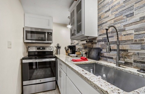 Fontana Condo | Sail Away @ Abbey Springs |Golf Cart |Golf Course |Wooded View |Wraparound Deck |Pool |Tennis |Beach