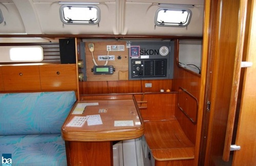 Malendure Boat Rental | SAILBOAT at quay or at anchor 3 double cabins and a berth