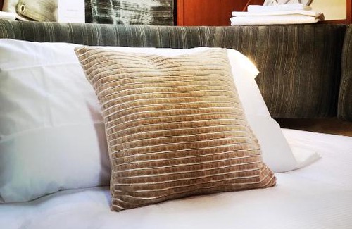 Minusio Boat Rental | Sailboat, Do-Minus Design Retreat & SPA