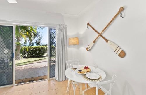 Horseshoe Bay Apartment | Sails on Horseshoe Apartment 5