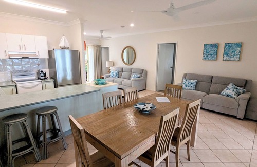 Horseshoe Bay Apartment | Sails On Horseshoe