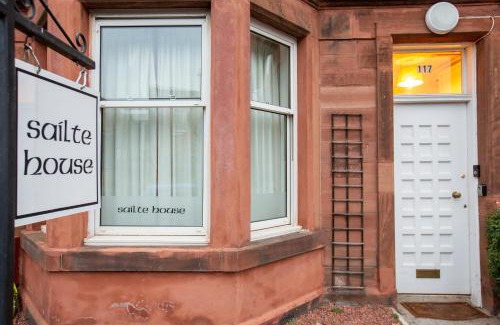 Gifford House | Sailte House