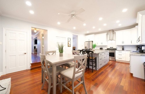 St. Charles House | Saint Charles Rental