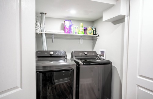 Brampton Bed & Breakfast | SAINT SUITES EXECUTIVE STAY 2B + 1B