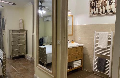 Olonzac Bed & Breakfast | Sainte-Hélène Chambres d'Hôtes & Appartement