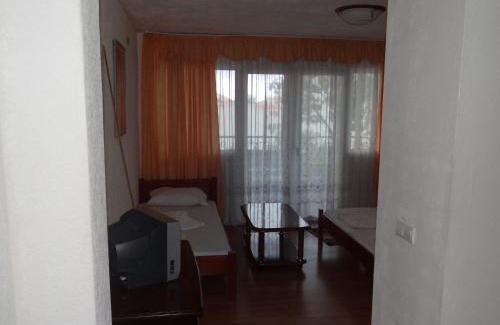 Lazi House | Saki Apartments