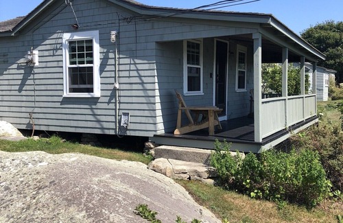 Little Compton House | Sakonnet Point water view cottage with 8 minute walk to idyllic private beach .