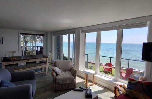 Wellington House | Sakura Cottage - Serenity on PEC Waterfront