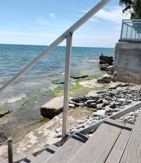Wellington House | Sakura Cottage - Serenity on PEC Waterfront