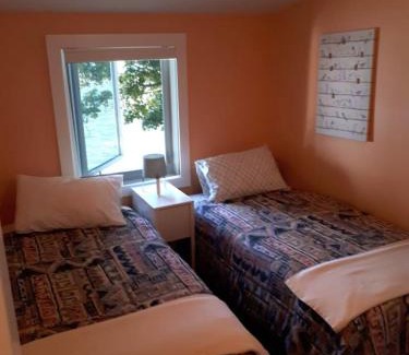Wellington House | Sakura Cottage - Serenity on PEC Waterfront