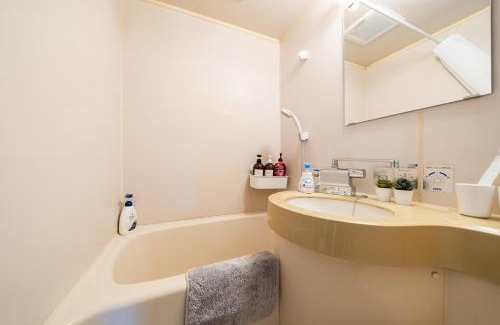 Gohongi Apartment | SAKURA Residence目黒 301