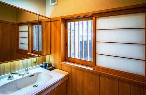 Izumi House | Sakusen Kaikan OukaiVillaIzumi