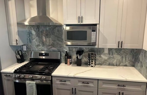 Bell County House | SALADO STONE RETREATnCharming 3-bedroom house with WiFi, AC in delightful Salado