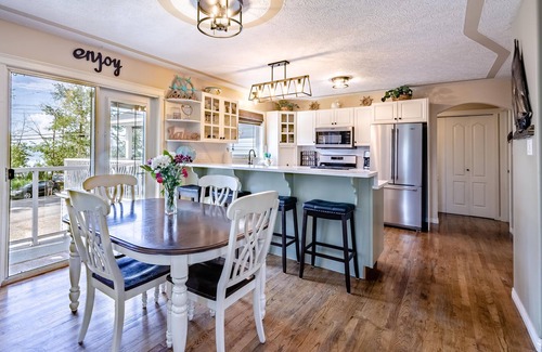 Sylvan Lake Cottage | SALE On Now 4 September! LAKEFRONT with Gorgeous VIEWS! Stunning 4 or 5 bdrm!