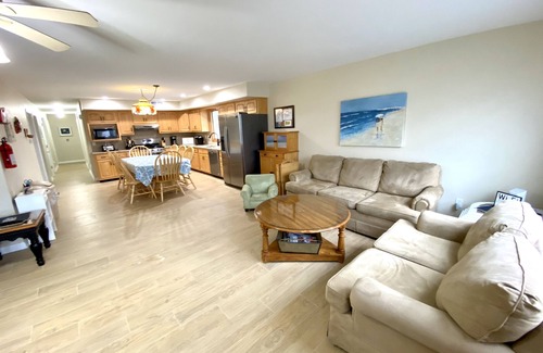 Point Pleasant Beach House | SALE WEEKS 1st fl Unit/Duplex-Spacious, Close to the beach, 6 Beach Tags Parking
