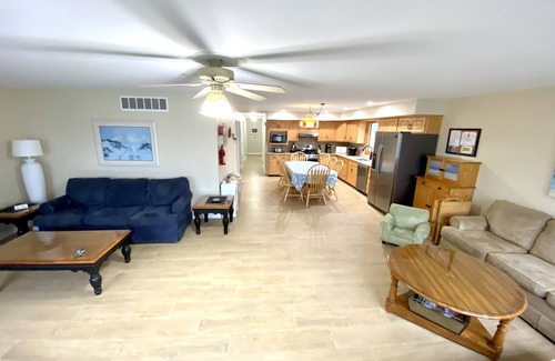 Point Pleasant Beach House | SALE WEEKS 1st fl Unit/Duplex-Spacious, Close to the beach, 6 Beach Tags Parking