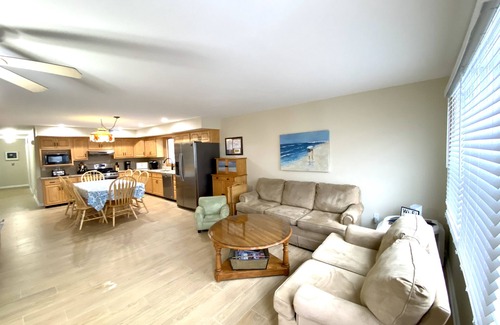 Point Pleasant Beach House | SALE WEEKS 1st fl Unit/Duplex-Spacious, Close to the beach, 6 Beach Tags Parking