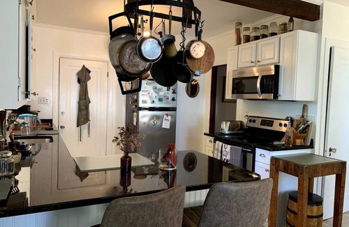 Salem Condo | Salem charmer - 1BD close to downtown