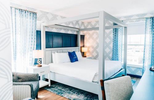 Salem Hotel | Salem Waterfront Hotel & Suites