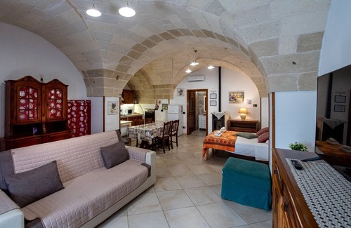 Giuggianello Apartment | Salento vacation home, just minutes from the Adriatic coast of Salento