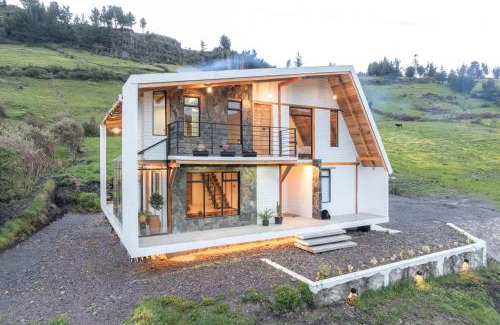 Guaranda Apartment | Salinas Luxury Home in the Mountains