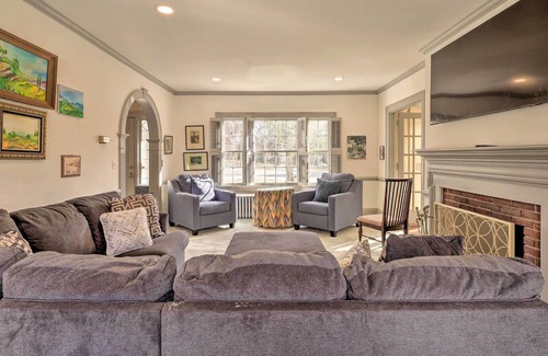 Salisbury House | Salisbury Home in Newtown Historic District!