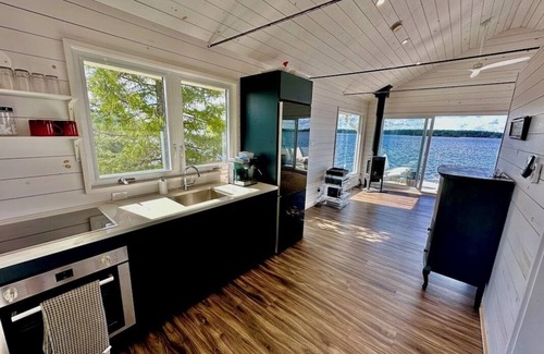 Crowes Landing Cottage | Salmon Island on Stoney Lake
