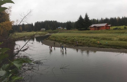Gustavus Cabin | SALMON RIVERBEND LODGE FISHERMEN CABIN WTH RIVER ACCESS FISH RIGHT OUT YOUR DOOR