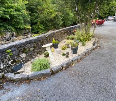 Inishmacatreer Bed & Breakfast | Salmon Weir Lodge