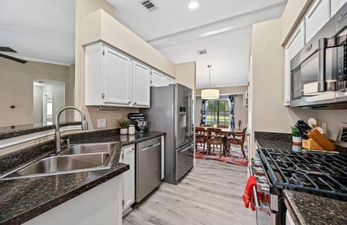 Maple Run House | 'Saloma Place' Pet-Friendly! Large yard! Work Space!