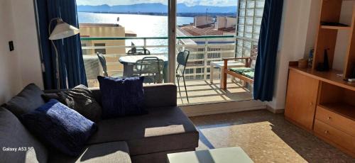 Salou City Centre Apartment | Salou Paradis, stunning sea view & close Center
