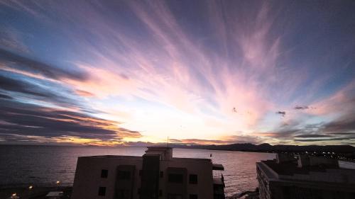 Salou City Centre Apartment | Salou Paradis, stunning sea view & close Center
