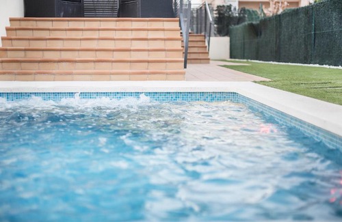Tarragones House | Salou Villa Private Pool & Jacuzzi