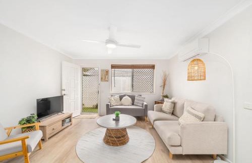 Redcliffe Apartment | Salt-Air Serenity -Stylish 1-Bed
