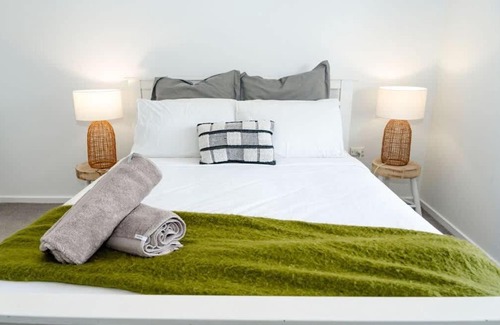Peterborough House | Salt bush cottage Peterborough