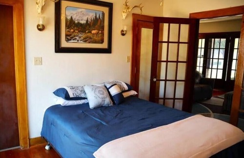 Hutchinson Cottage | Salt City Cottage