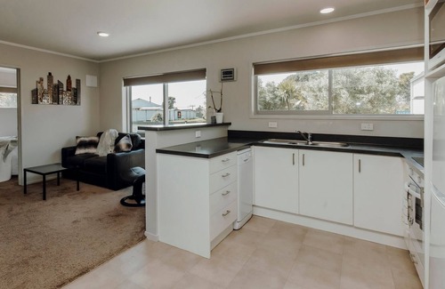 Oakura Villa | SALT LIFE OAKURA BEACH